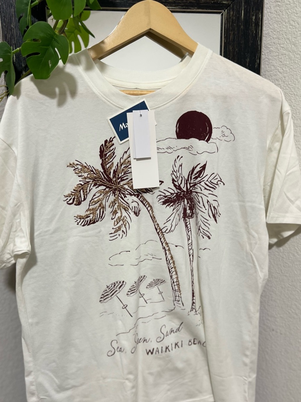 VINYL ICONS Waikiki Beach Tee
